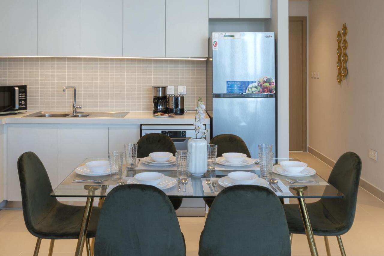 Elegant 2 Bedroom Luxury Living In Harbour Gate - Allsopp&allsopp Apartment *